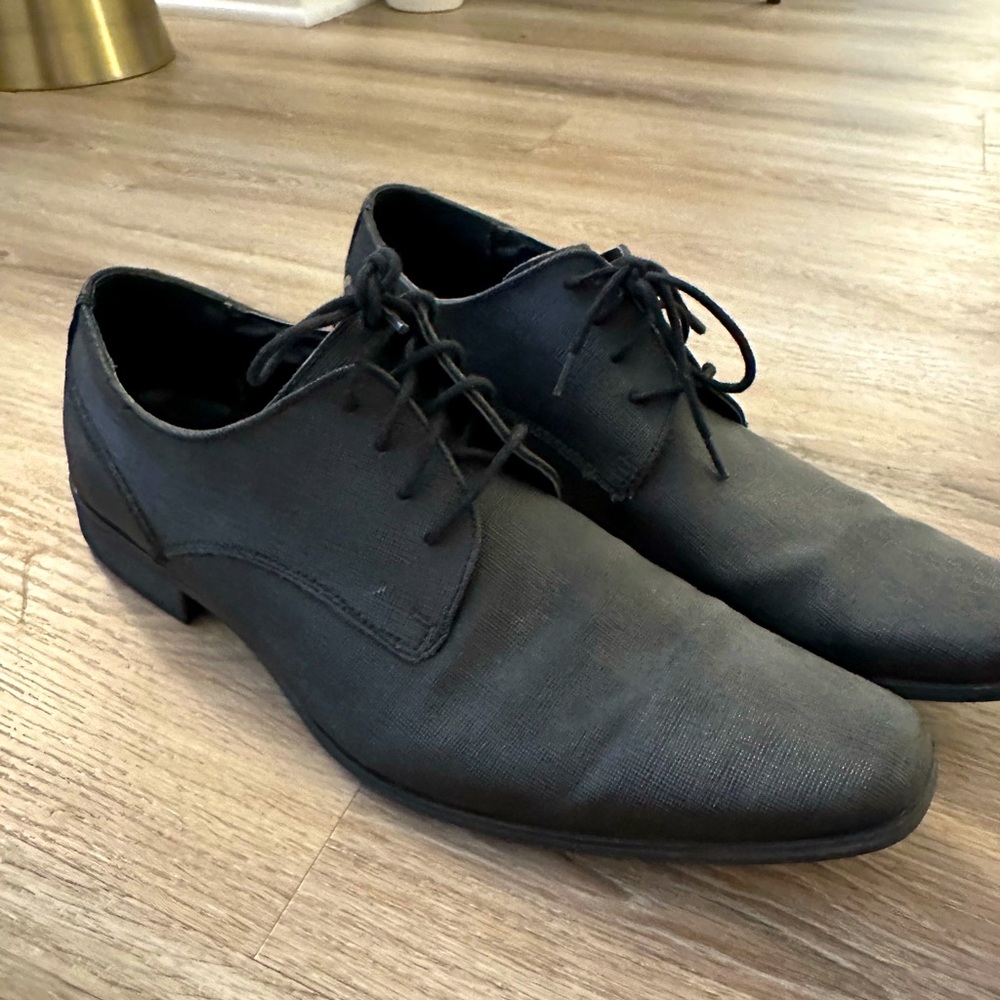 Men’s Calvin Klein black dress shoe